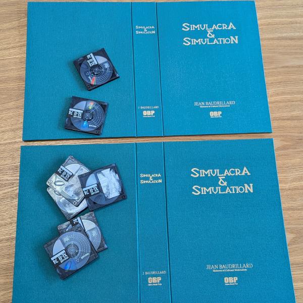 The 2 covers, one for the lamp, the other for the hollow book